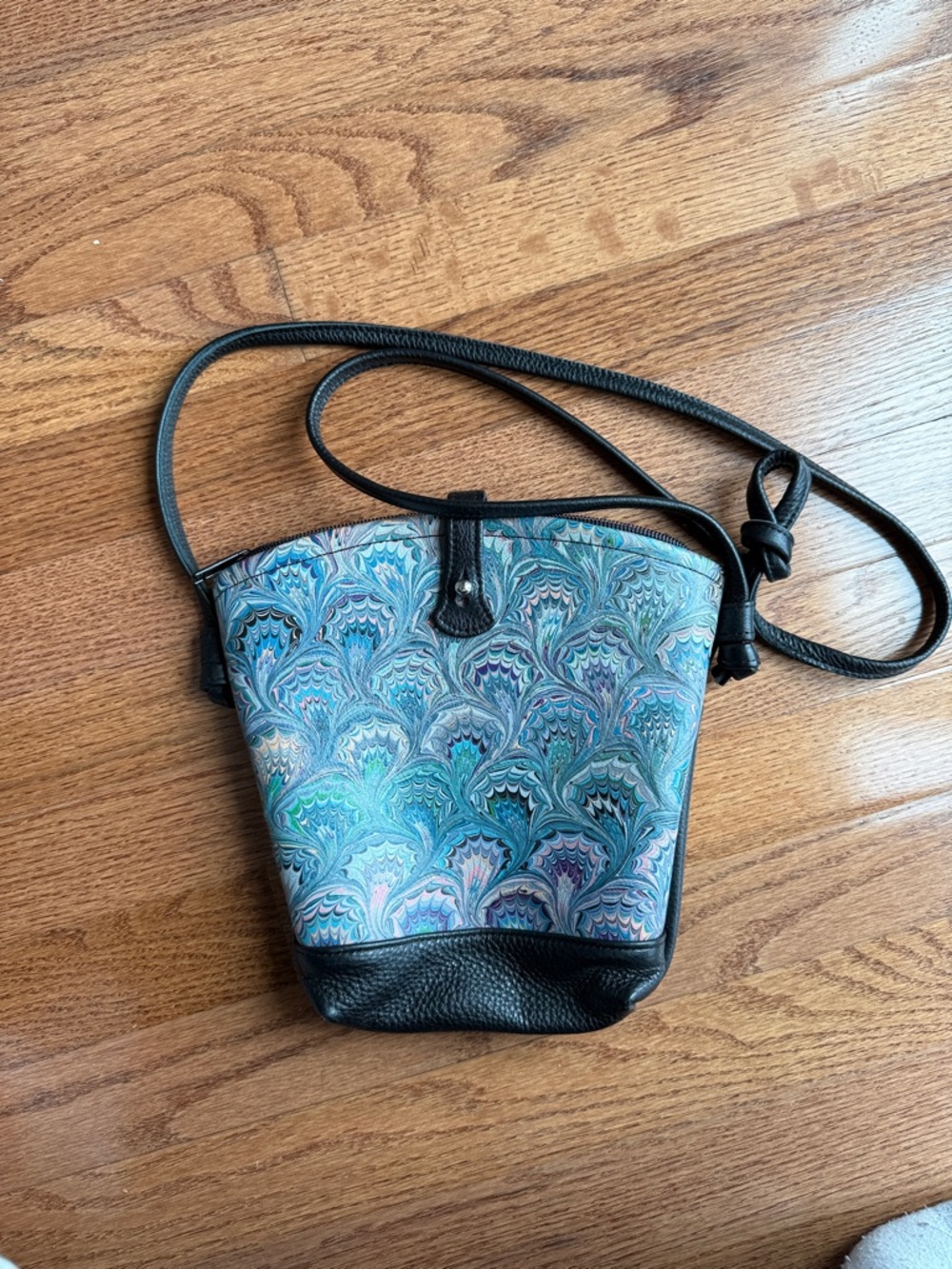 Thomas Leather Crossbody New